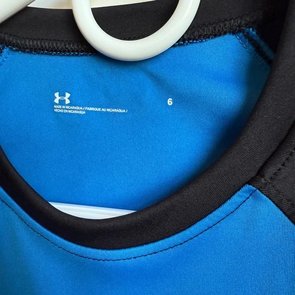 Like new! Boys under Armour dri fit shirt - Picture 2 of 2